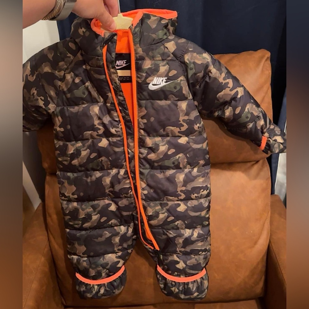 Nike Full Zip Hooded Puffer Snowsuit - 9 Months - Like New